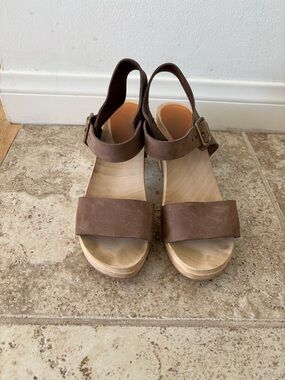 Bryr Emma Clog Sandals